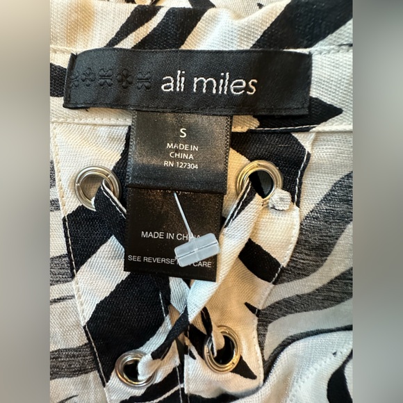 Ali Miles size Small zebra print button up in front lace up back long sl… - Picture 5 of 6